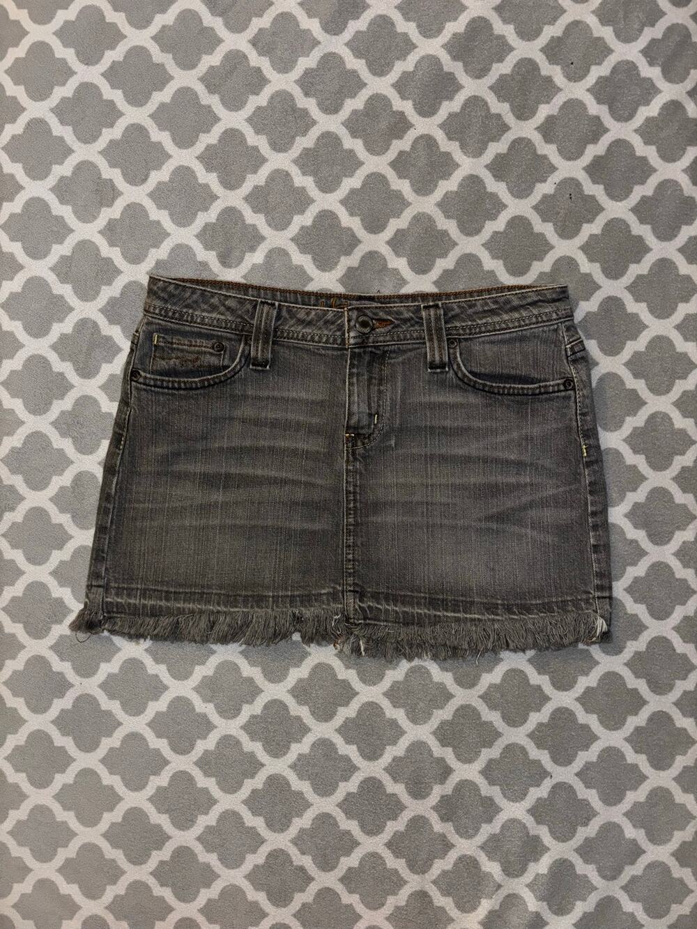 Y2K mini skirt